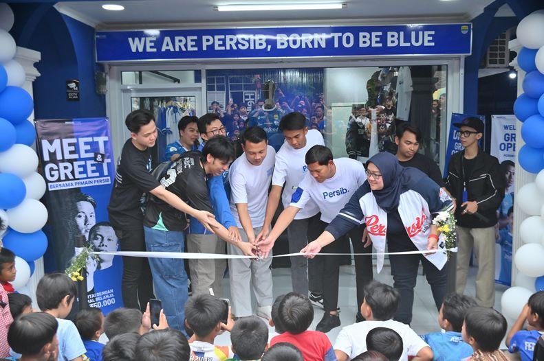 Lebih Dekat dengan Bobotoh, Persib Store Kini Hadir di Cianjur