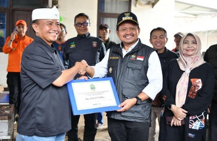 Sekda Jawa Barat Herman Suryatman Tinjau Banjir Cimanggung, Tekankan Pencegahan dan Solusi