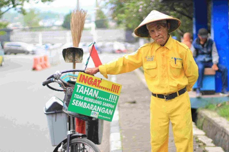 Pegiat Lingkungan Sariban Tutup Usia