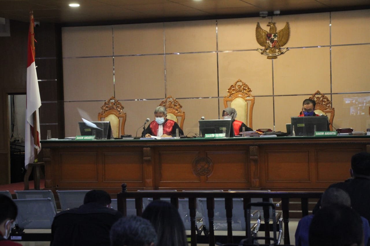 Debat Sengit Persidangan Ema Sumarna dan Yana Mulyana
