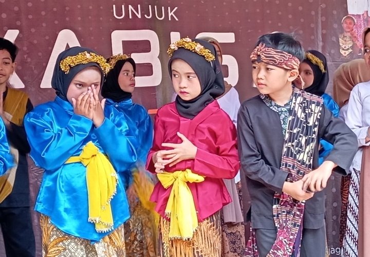 Serunya Peringatan Hari Kartini di Kota Bandung
