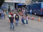 Terminal Leuwipanjang Jadi Pusat Arus Balik Lebaran, Ribuan Pemudik Kembali Padati Kota Bandung