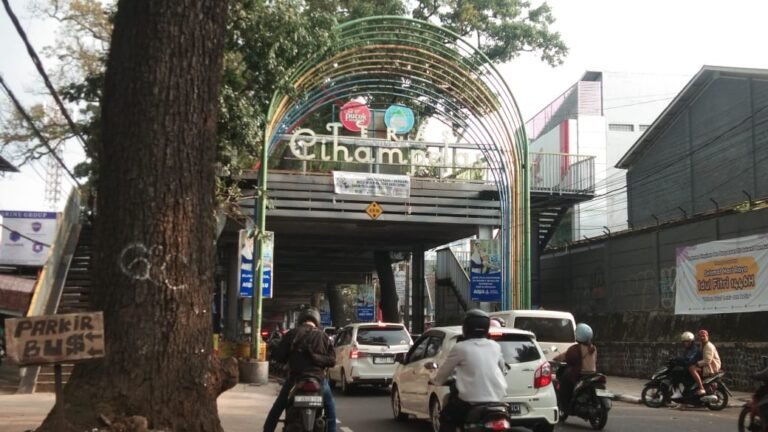 Janji yang Tertunda Harapan yang Tak Pernah Mati di Teras Cihampelas