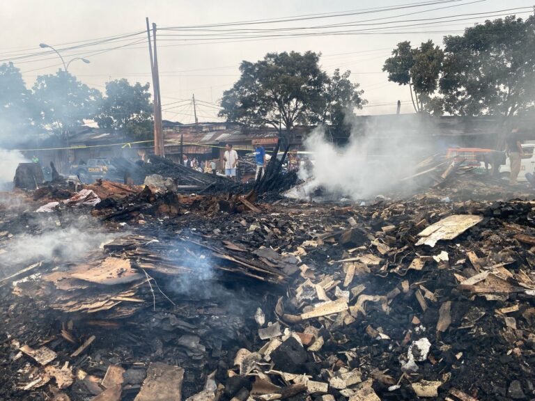 Kebakaran di Tengah Sengketa, 50 Kios dan Rumah Ludes di Sukahaji