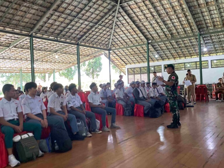 Ratusan Siswa di Jawa Barat Dibina di Dodik Bela Negara Rindam III Siliwangi