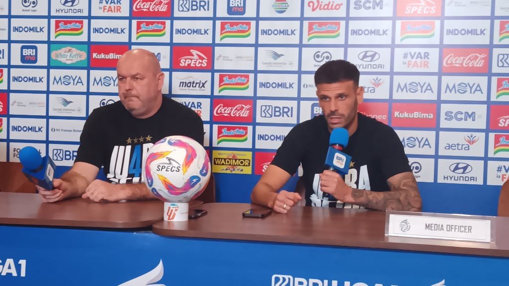 Bawa Persib Bandung Juara, Tyronne Del Pino Raih Penghargaan Pemain Terbaik