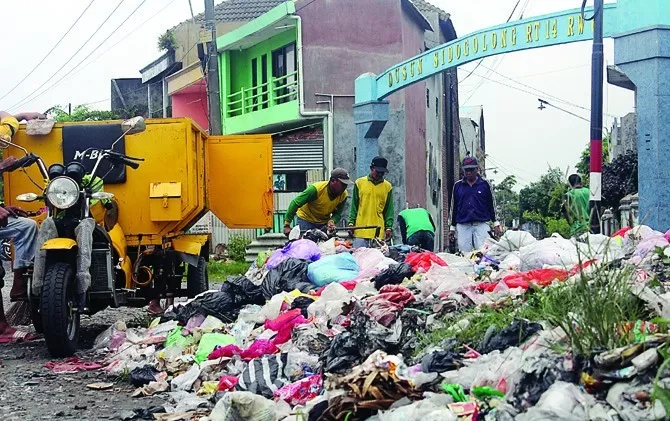 Bandung Nyaris Lumpuh oleh Sampah, Solusi Ini Bikin Warga Terkejut