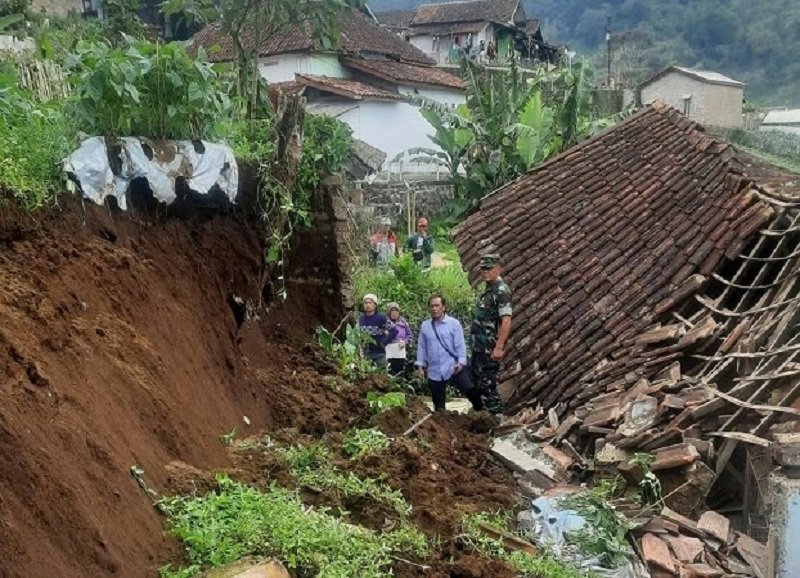 Gempa Guncang Kab Bandung, Potensi Longsor dan Puting Beliung Masih Menghantui