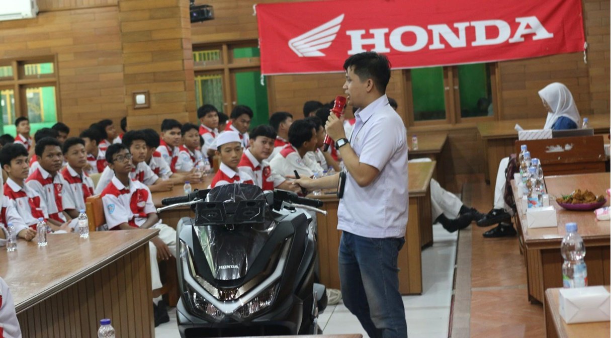 Astra Honda Berbagi Ilmu bersama SMK Bina Karya Mandiri 1 Bekasi