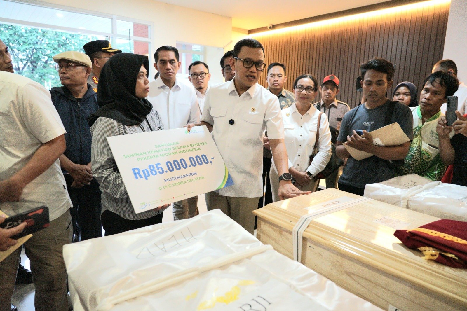 Hadir bagi PMI: BPJS Ketenagakerjaan Serahkan Santunan Kematian kepada Keluarga Musthakfirin