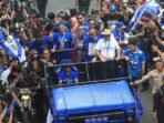 Persib Juara, Konvoi Besar-besaran, Bandung Lautan Biru