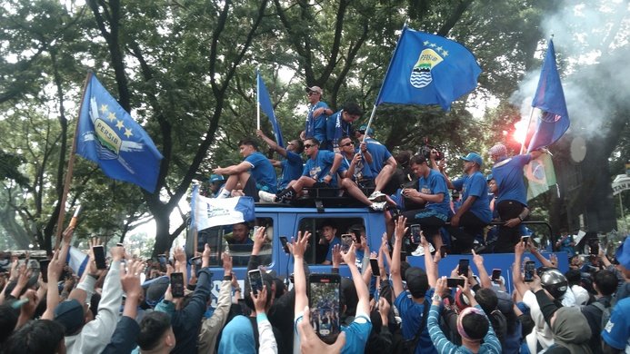 Pawai Persib Juara Usai, Bukti Bandung Kelola Keramaian Tanpa Ricuh