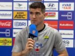 Selalu Tampil Solid, Nick Kuipers Beberkan Rahasia Kompak di Lini Belakang Persib Bandung