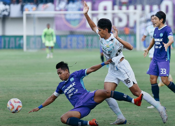 Antusiasme Suporter Persib Bandung dan Persita Tanggerang Tinggi, Bojan Hodak: Jangan Sampai Suporter Menjauh dari Stadion