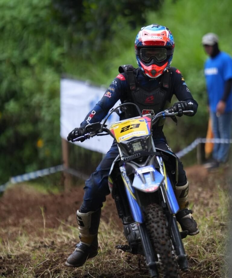 Rekor Baru Starter SHELL BLU CRU Yamaha Enduro Challenge, Ribuan Penonton Tumpah Ruah di Jalibar