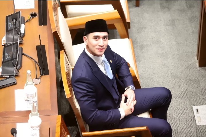 Waduh! Usai Komentari Usulan Verrell Bramasta Soal Barak Militer, Bupati Purwakarta Malah Disebut Netizen Pansos dan Minim Literasi