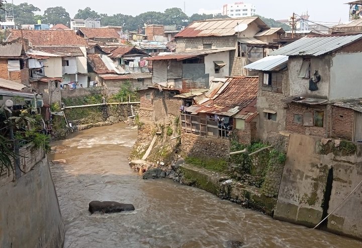 Wali Kota Bandung Beri Imbauan untuk Pemilik Rumah di Bantaran Sungai Segera Pindah Sukarela