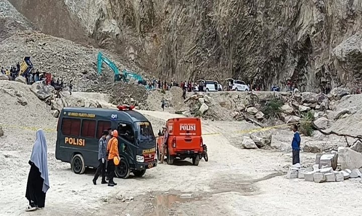 Korban Meninggal Longsor Galian C Gunung Kuda Cirebon Capai 14 Orang, Gubernur Jawa Barat Dedi Mulyadi Minta Koperasi dan Pesantren Al Azhariyah Tanggung Jawab