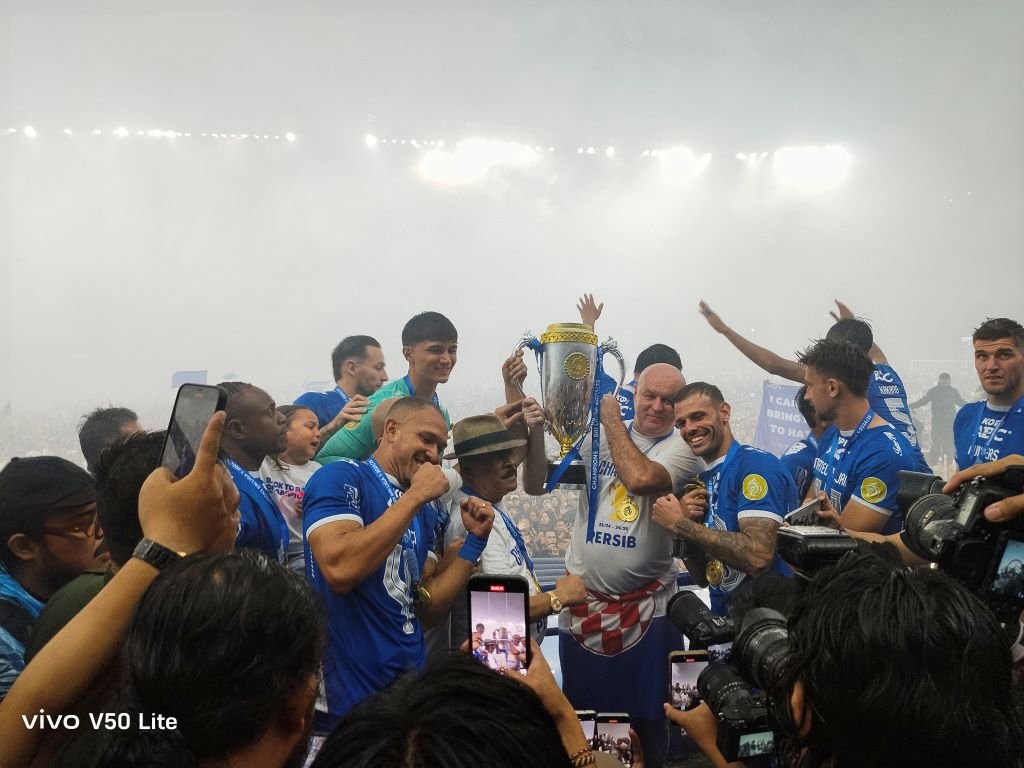 vivo V50 Lite Temani Euforia Persib Juara Liga 1