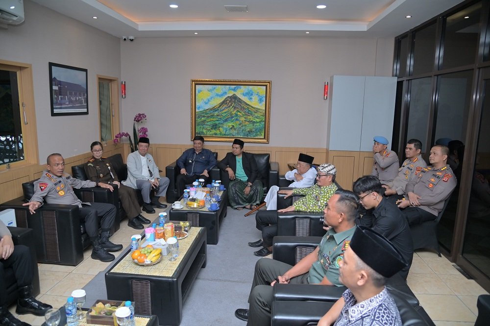 Kunjungi Polres Garut, Kapolda Jabar Tekankan Profesionalisme dan Pengabdian kepada Masyarakat