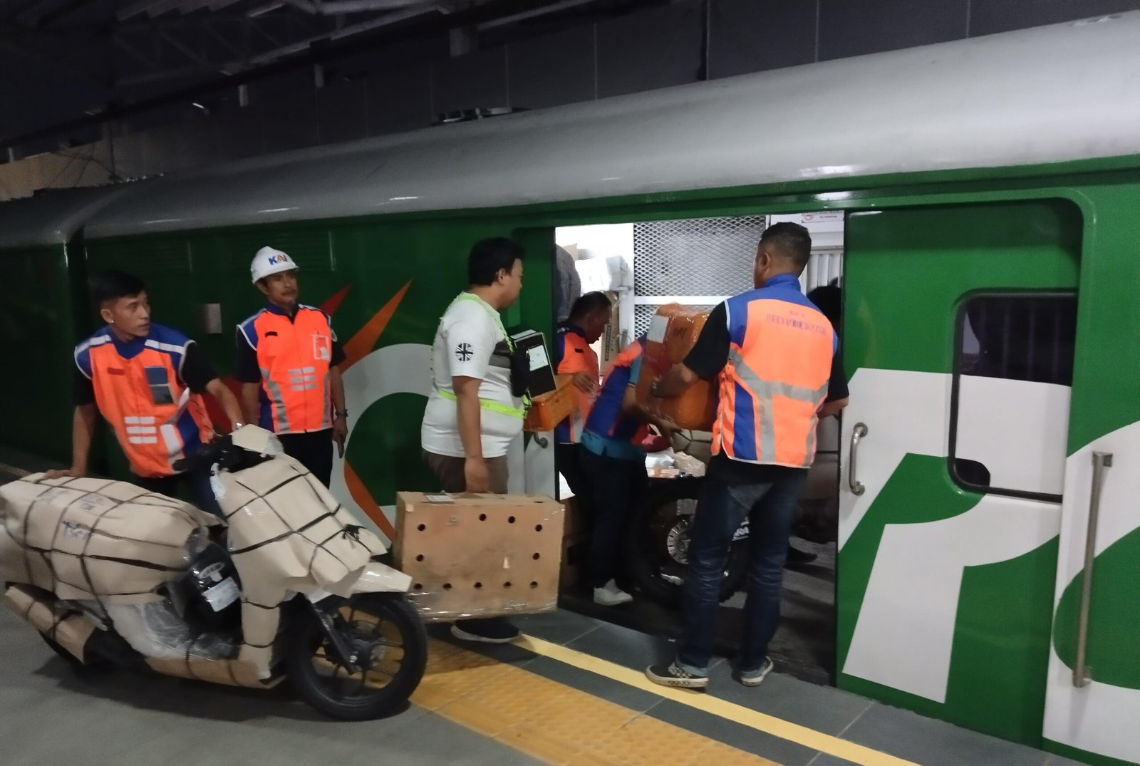 Layanan Angkutan Barang KA Parcel Daop 2 Bandung Naik 7 Persen pada Triwulan I 2025