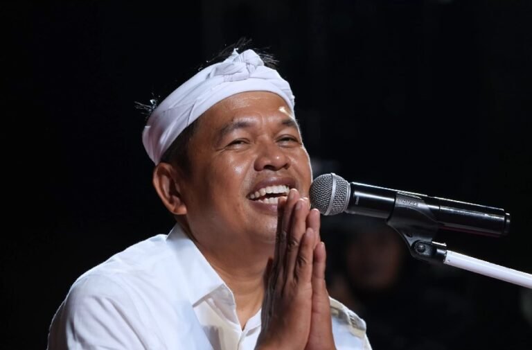 Yuk Intip Koleksi Mobil Mewah Gubernur Jawa Barat Dedi Mulyadi Alias ‘Bapa Aing’ yang Punya Harta Kekayaan Capai Rp12 Miliar