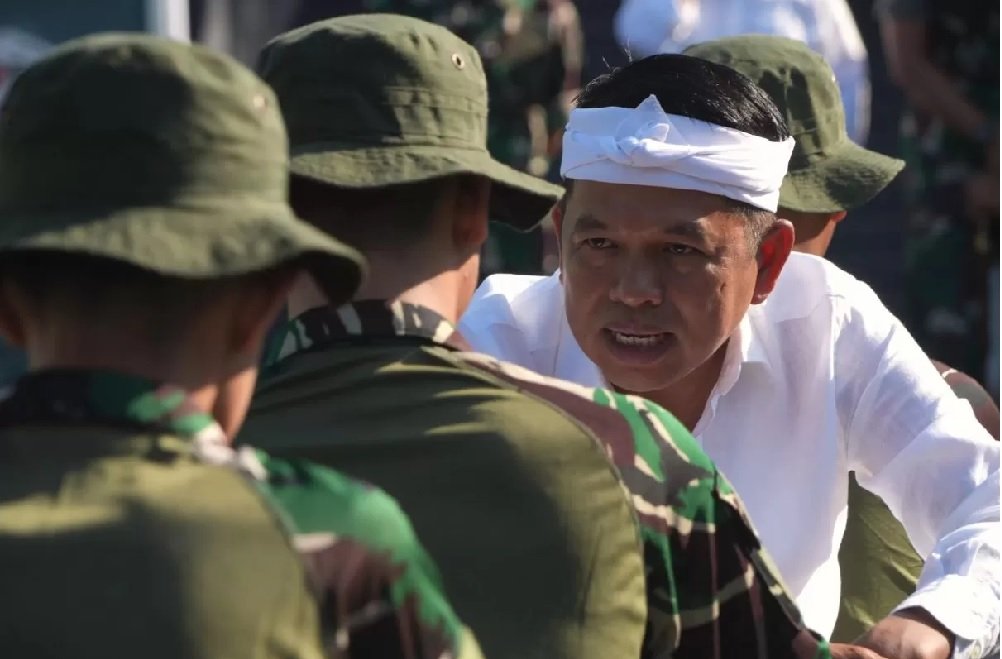 Seragamkan Hari Sekolah di Jabar, Gubernur Jawa Barat Dedi Mulyadi Tegaskan Belajar Cukup sampai Jumat, Sabtu Libur