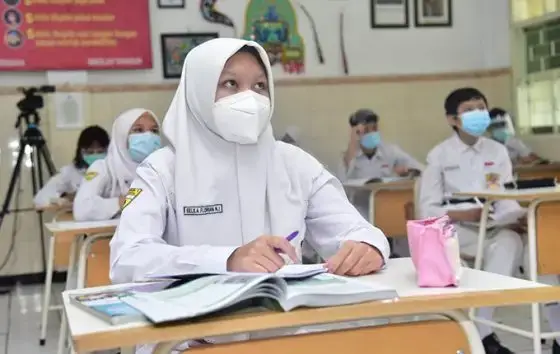Praktik Jual Beli Kursi Bayangi PPDB Bandung, Bangku Bayangan di SMP Negeri Favorit