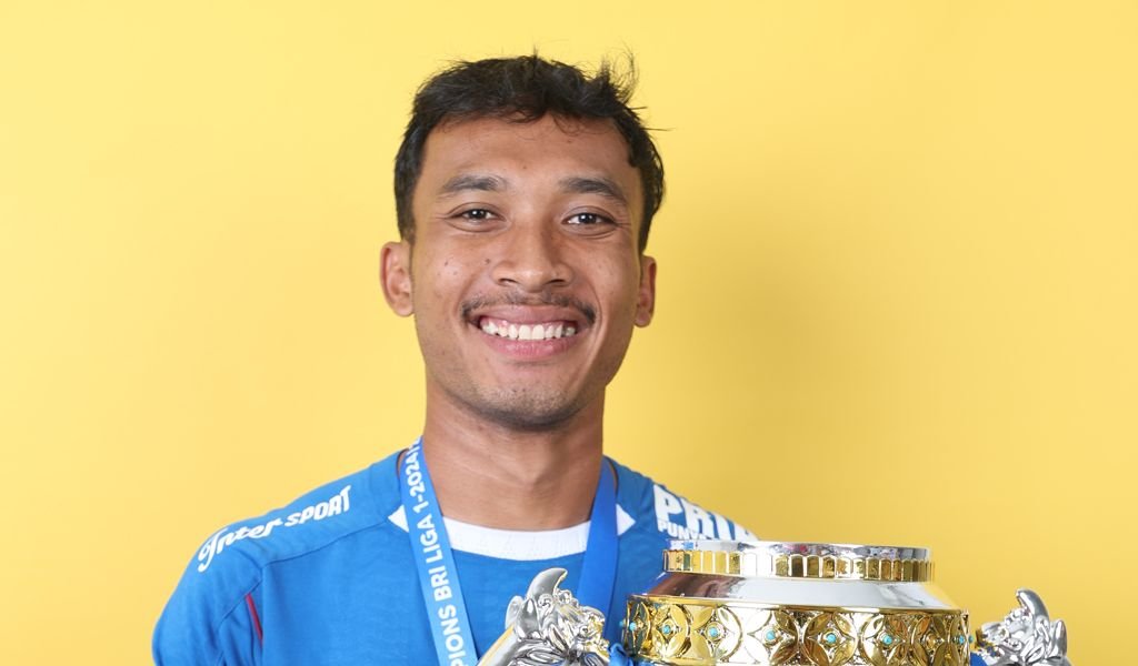 Robi Darwis Dipanggil Timnas U23, Targetkan Prestasi Ganda untuk Indonesia dan Persib Bandung