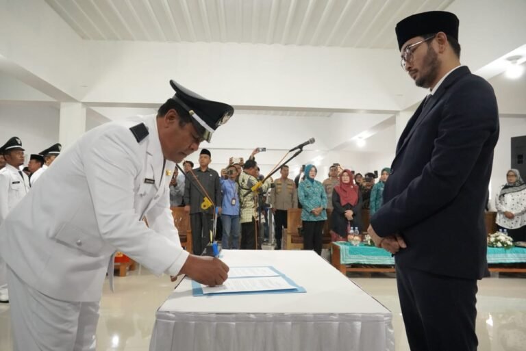 Jeje Ritchie Ismail Lantik Tujuh Kades PAW di Bandung Barat
