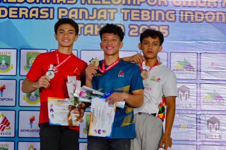 Atlet Muda Panjat Tebing asal Bandung Barat Raih Prestasi Gemilang di Ajang Kejuaraan Nasional