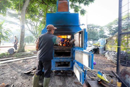 Warga Bandung Bisa Lega, Sampah Rumah Tangga Bakal Hilang Berkat Teknologi Baru Insinerator