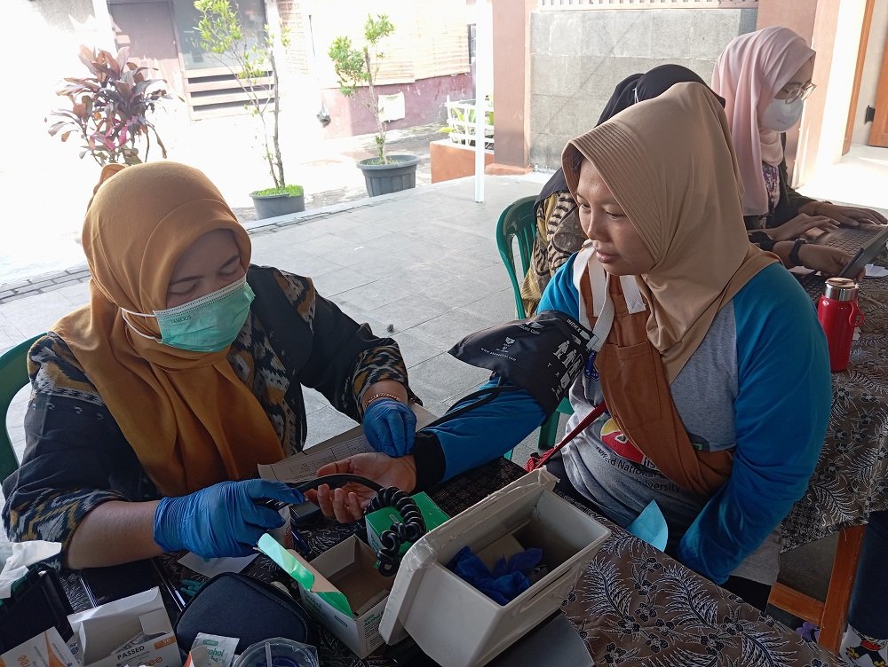 Serunya Pemeriksaan Kesehatan Gratis Balita dan Ibu Hamil di Posyandu Mawar Cimahi