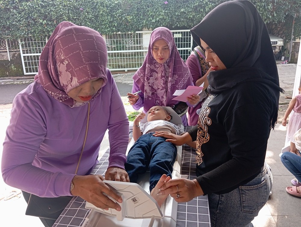 Serunya Pemeriksaan Kesehatan Gratis Balita dan Ibu Hamil di Posyandu Mawar Cimahi