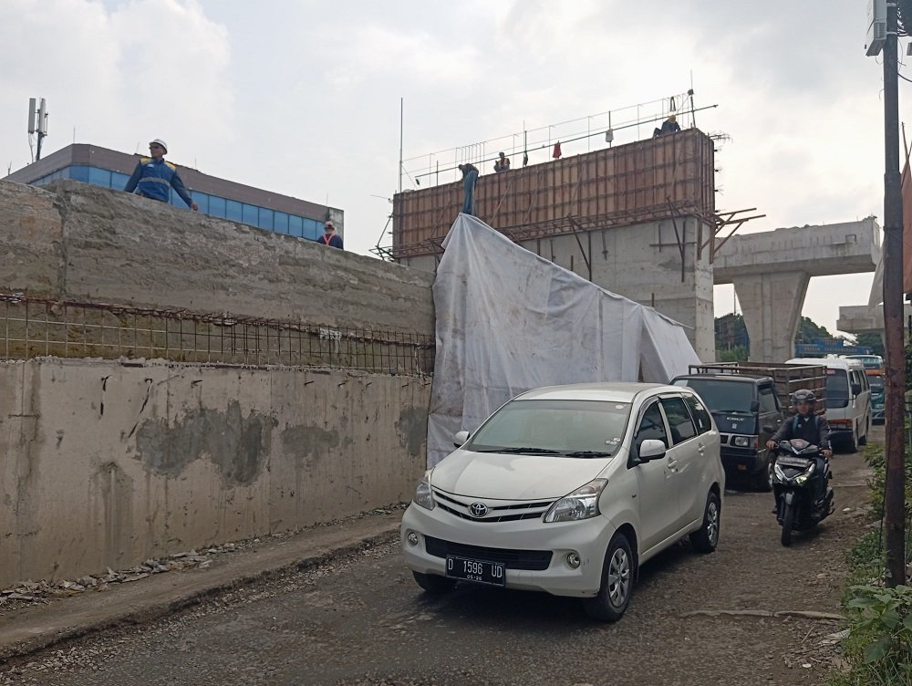 Warga Keluhkan Macet di Kawasan Pembangunan Flyover Nurtanio Kota Bandung