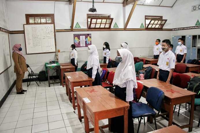 Kebijakan Baru Jam Sekolah, Jam Masuk Sekolah Dimajukan, Siapa yang Siap?