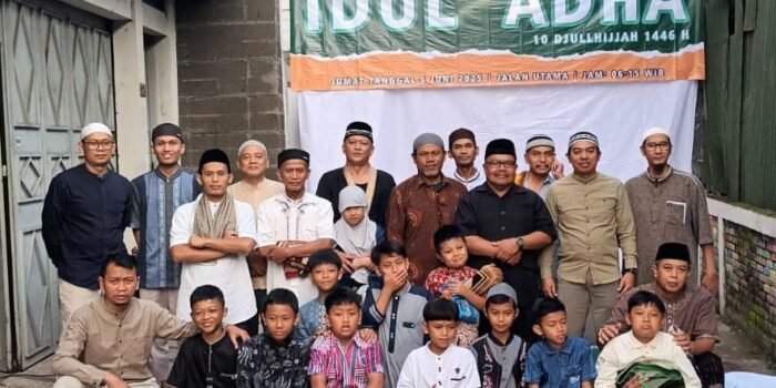 Warga RW 08 Kelurahan Pasirlayung, Kota Bandung Berkurban Tiga Ekor Sapi