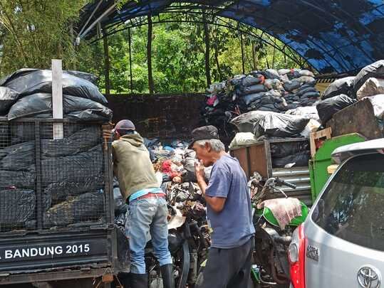 Ritase Sampah Bandung Dibatasi, Pemkot Genjot Program RW Mandiri Kelola Sampah