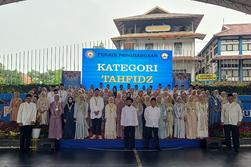 Al Ma’soem Lepas Ratusan Wisudawan  SMP dan Santri PSAM  Ajaran 2024-2025