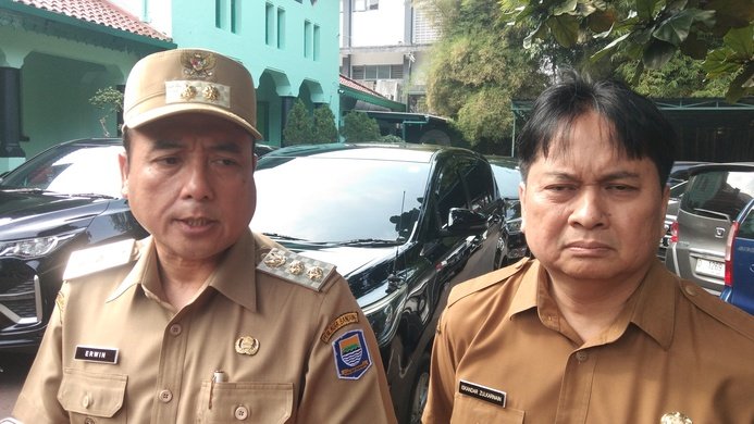 Bandung Reformasi Pasar Cihaurgeulis, Perang Melawan Sampah