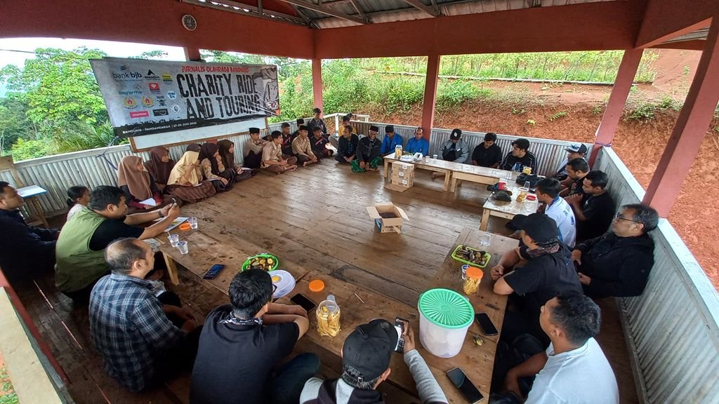 Charity Ride ke Pasir Pilar: Ketika Jurnalis Olahraga  Satukan Kepedulian