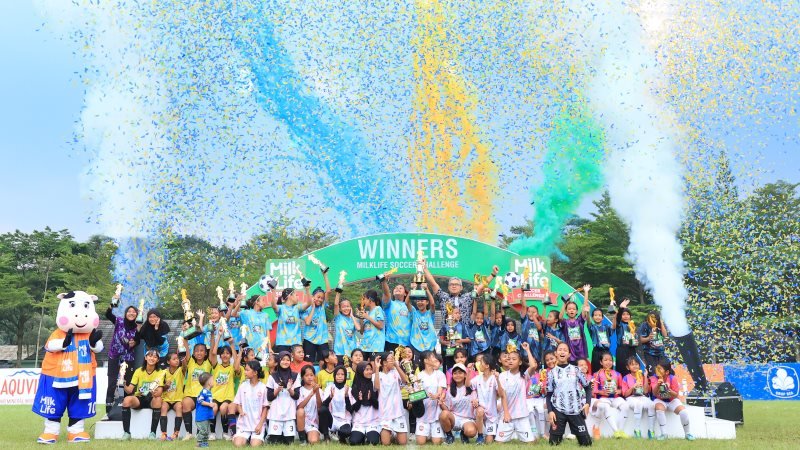 SDN 073 Pajagalan B dan  SDN 075 Jatayu Back to Back Juara  di MilkLife Soccer Challenge
