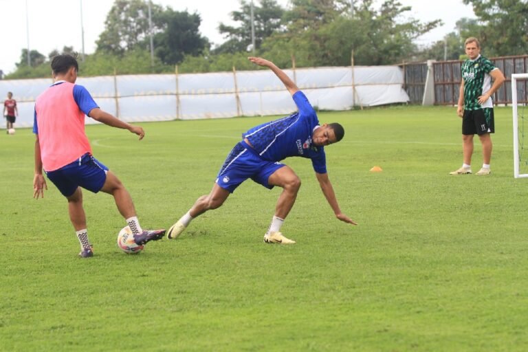 Dominasi Brasil di Persib Bandung? Bojan Hodak Buka Suara, Ternyata Ini Alasannya!