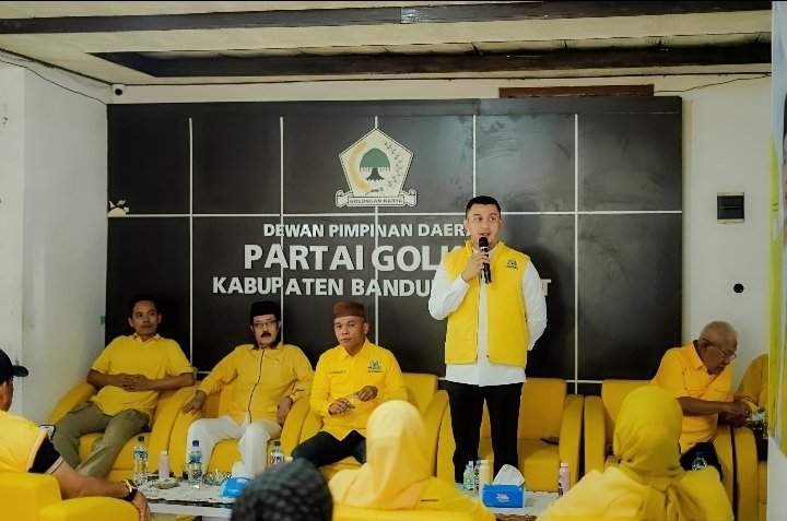 CEO GSP Property Ariansyah Eka Saputra Salurkan Puluhan Hewan Kurban di KBB via Golkar