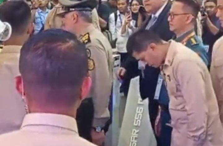 Presiden Prabowo Subianto Tegur Anggota Paspampres yang Tepis Tangan Jendral Negara Sahabat