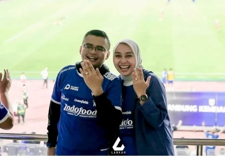 Lamaran di Stadion GBLA Kota Bandung, Anak Gubernur Jawa Barat Dedi Mulyadi, Maula Akbar Segera Nikahi Wakil Bupati Garut, Putri Karlina