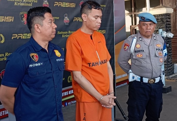 Satreskrim Polres Cimahi Ungkap Kasus Tipu Gelap Modus Cek Kosong
