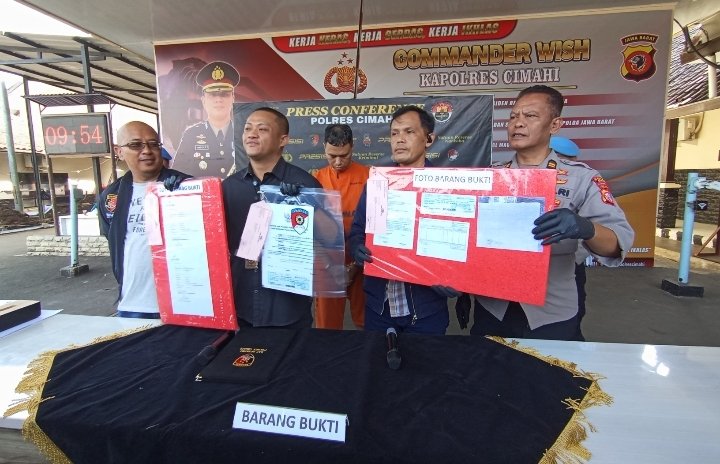 Satreskrim Polres Cimahi Ungkap Kasus Tipu Gelap Modus Cek Kosong