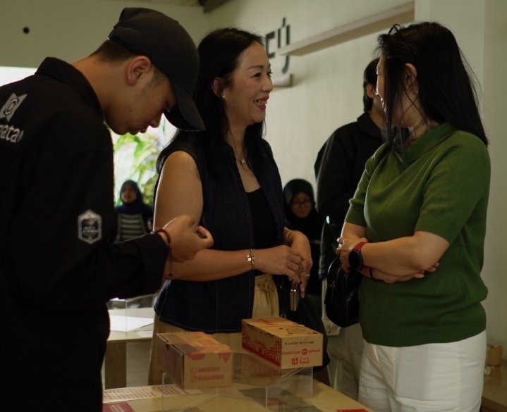 Enam Tahun Bersama Roti Bakar Panjo Gelar Sayembara Desain Kemasan