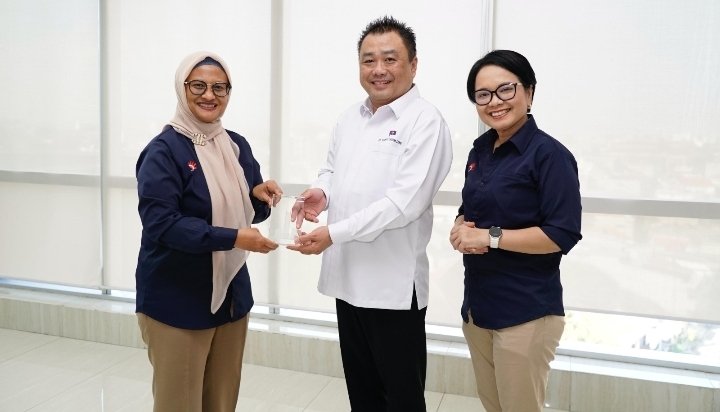 Wujudkan Pengalaman Pelanggan Terbaik, Direksi Telkom Kunjungi Pelanggan dan Tinjau Infrastruktur Digital di Surabaya